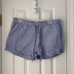 Vineyard Vines shorts
